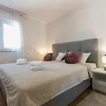 Luxury Sea View Apartment Wald