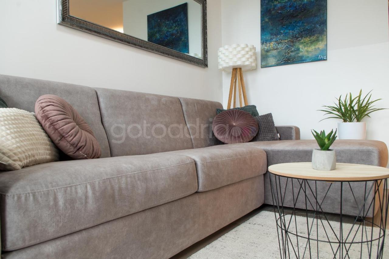Luxury Sea View Wald Apartment